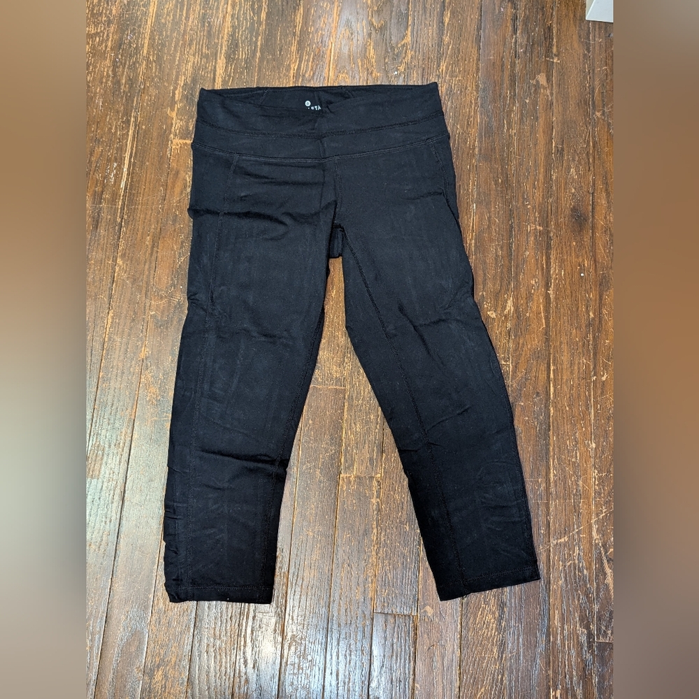 Athleta Black Capri Length Leggings (S)